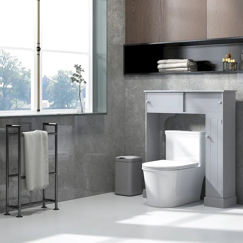 Meuble de rangement de salle de bain gris au-dessus des toilettes avec portes coulissantes et étagères réglables